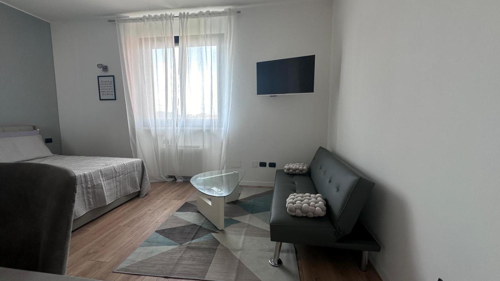 Aparthotel Monolocale Ovidio Mailand Exterior foto
