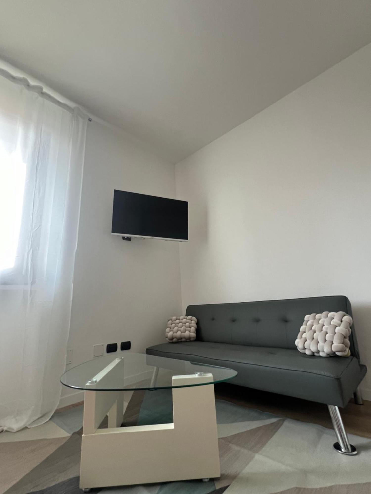 Aparthotel Monolocale Ovidio Mailand Exterior foto