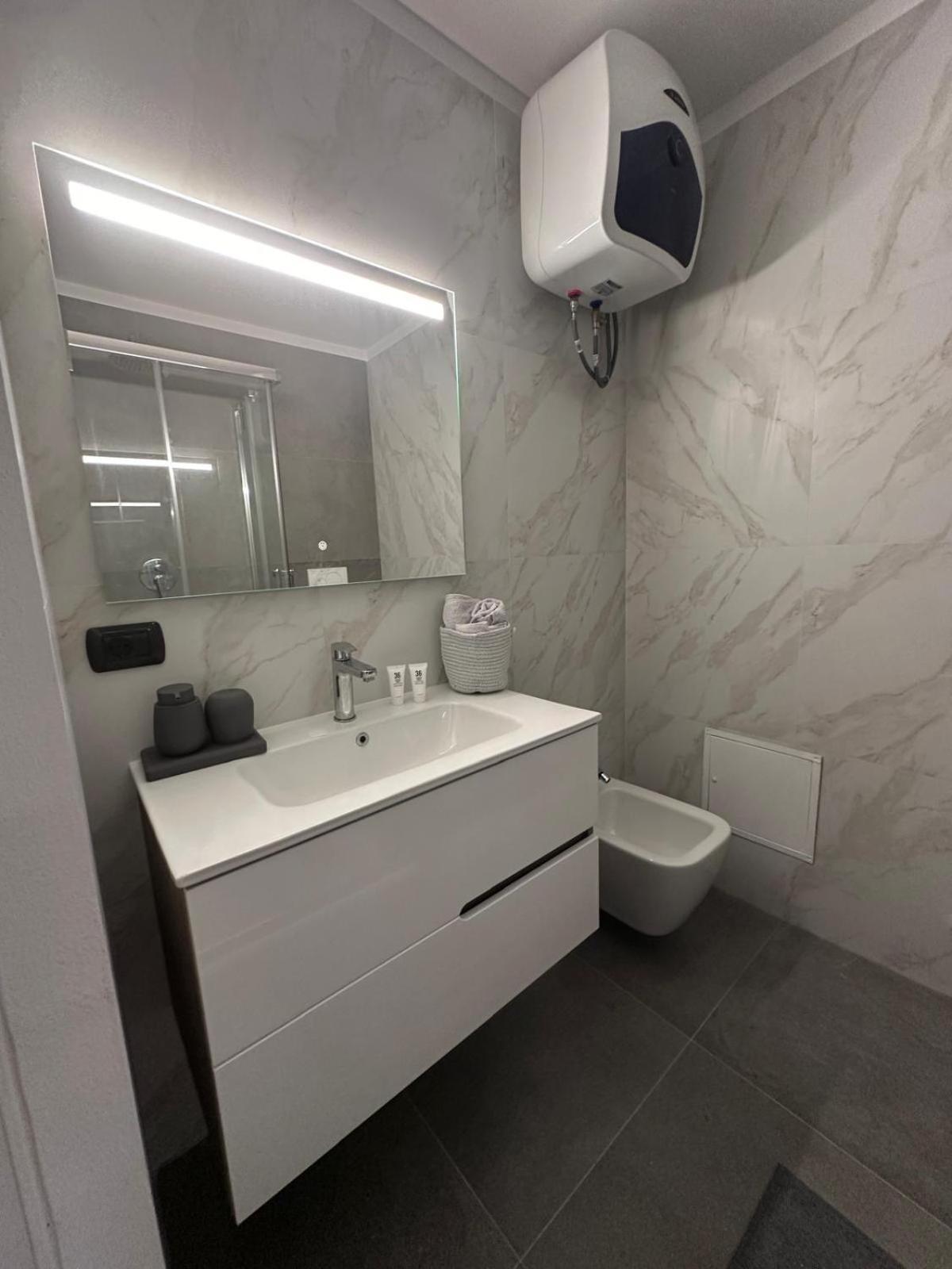 Aparthotel Monolocale Ovidio Mailand Exterior foto