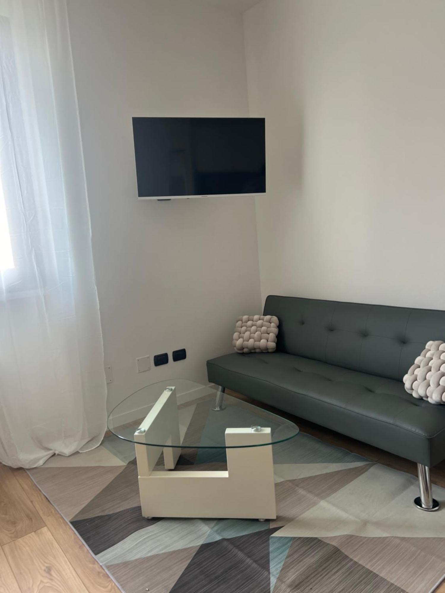 Aparthotel Monolocale Ovidio Mailand Exterior foto